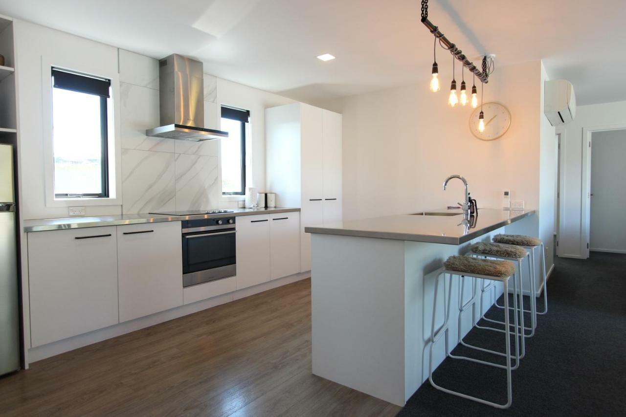 4 - Charming Space, Just A Stone Throw From Central Ванака Экстерьер фото