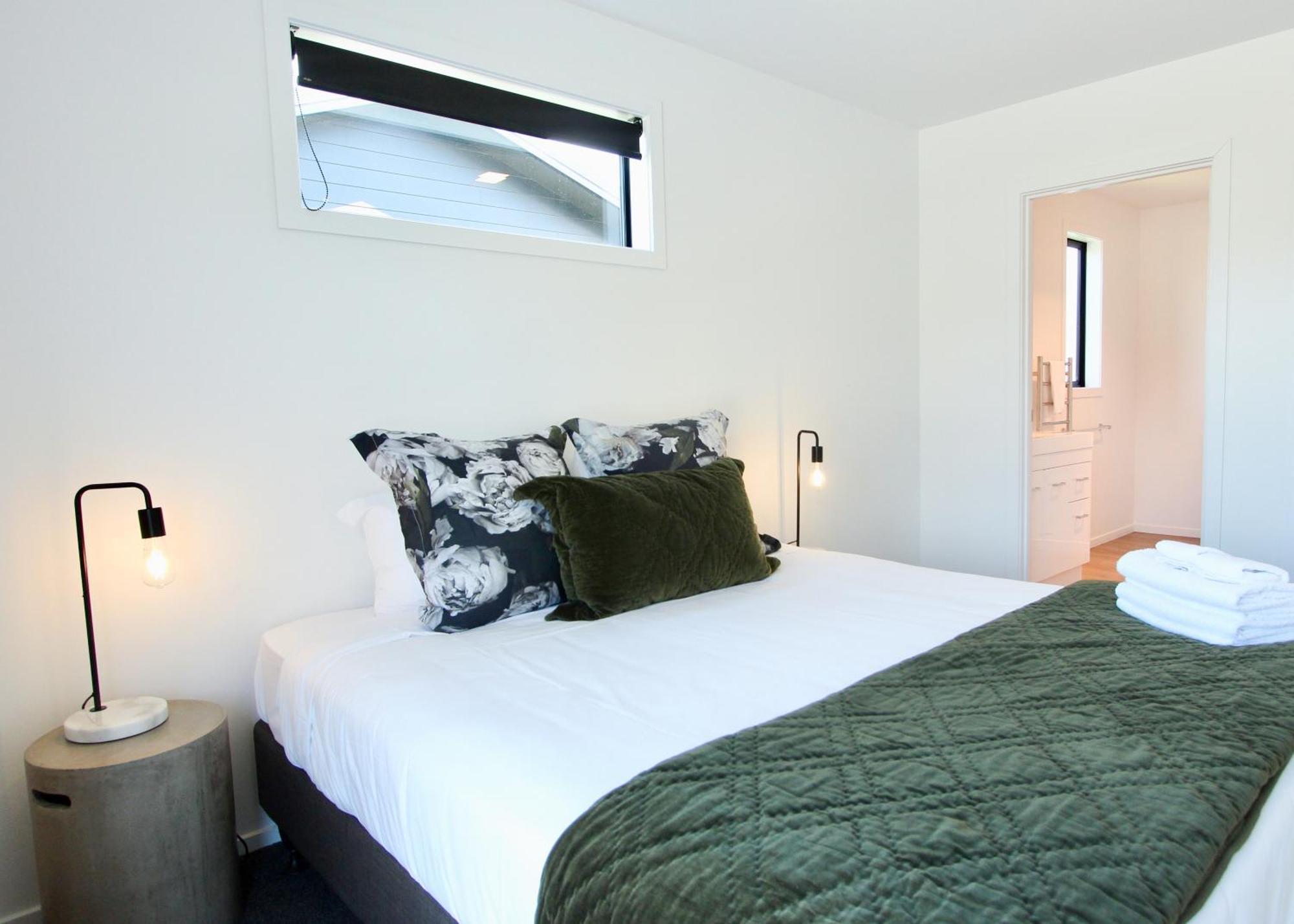 4 - Charming Space, Just A Stone Throw From Central Ванака Экстерьер фото